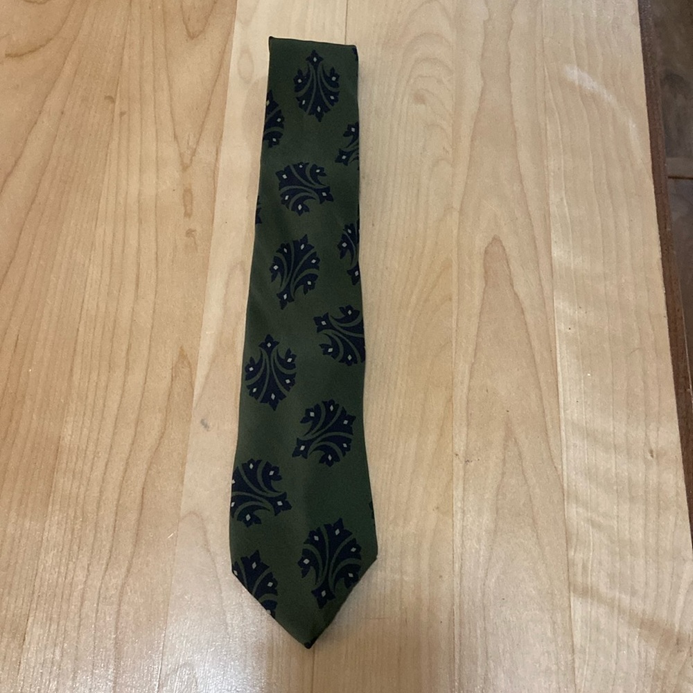 Vintage Giorgio Armani Tie. Green and black pattern!